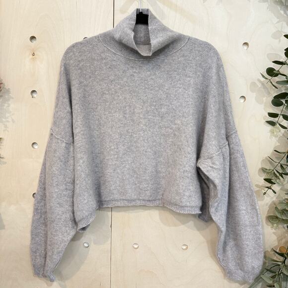 FREE PEOPLE So Low So High Cashmere Sweater Size M Grey Turtleneck Cropped - Picture 2 of 11